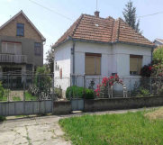 SrbijaOglasi - HITNO prodaju se dve kuće u Inđiji