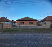 Prodajem porodičnu kuću u Subotici 
